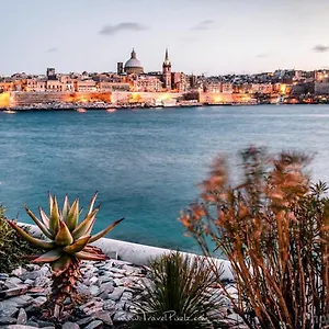 Exceptional 3-bedroom Apartment, - Tigne Point! Apartment Sliema