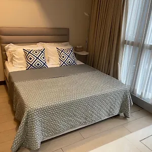 1 Bedroom Uptown Parksuites Bgc, High Floor, Morning Sun Apartment Manila